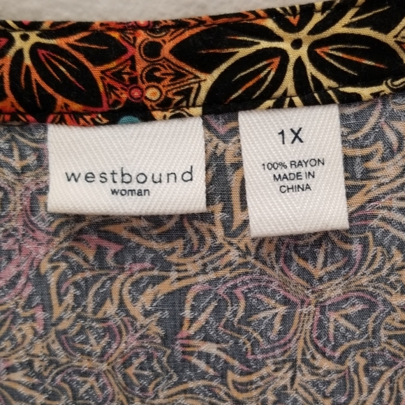 Bundle 3/$20 westbound 1X EUC top - Picture 3 of 7